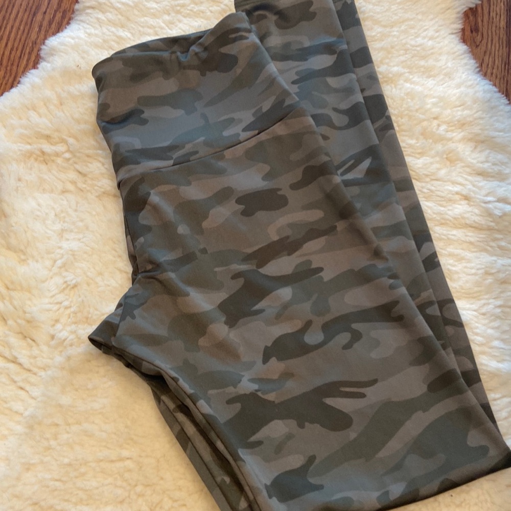 Onzie Camo Leggings